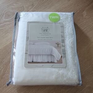 Shabby Chic Rachel Ashwell The Farmhouse Twin SIZE WHITE Eyelet Bed Skirt NEW
